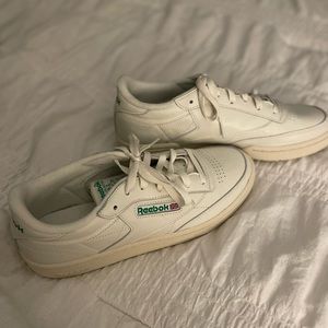 Never been worn women’s classic Reebok (Club C 85)